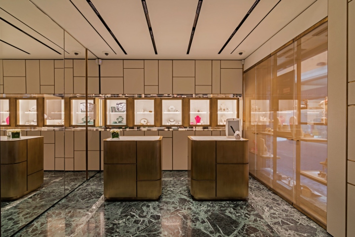 百達(dá)翡麗手表展示柜