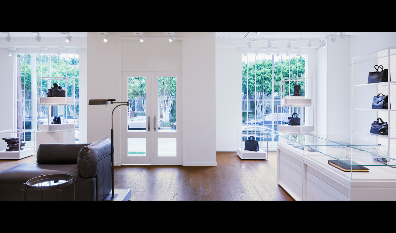 皮具展柜制作 專(zhuān)業(yè)展柜廠家